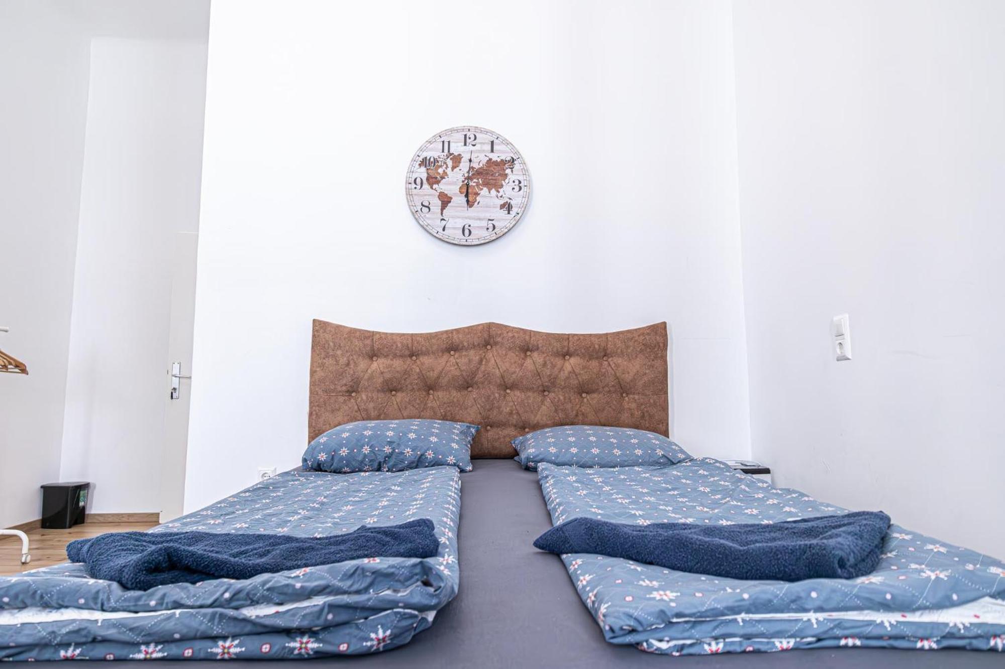 6 Min To Amusement Park - Economy Rooms In Shared Apartment Виена Екстериор снимка