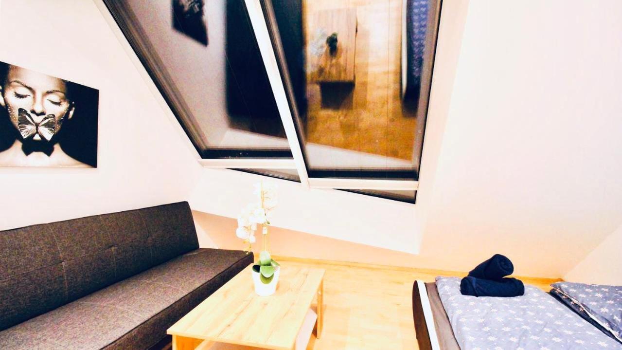 6 Min To Amusement Park - Economy Rooms In Shared Apartment Виена Екстериор снимка