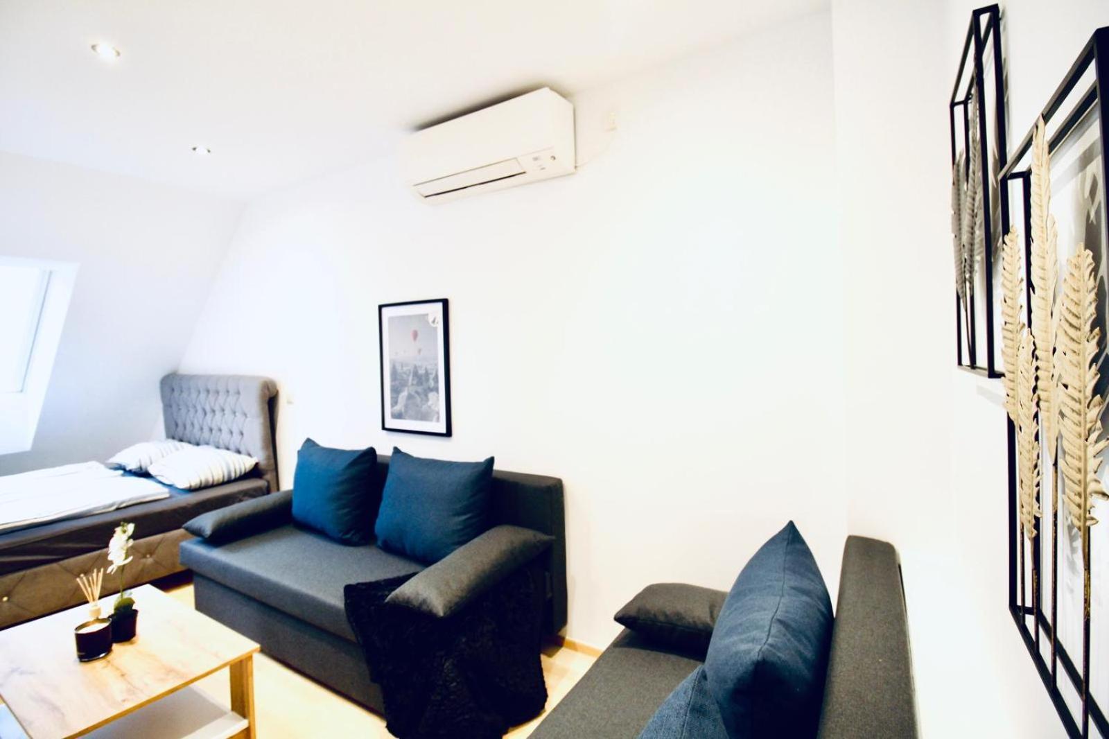 6 Min To Amusement Park - Economy Rooms In Shared Apartment Виена Екстериор снимка