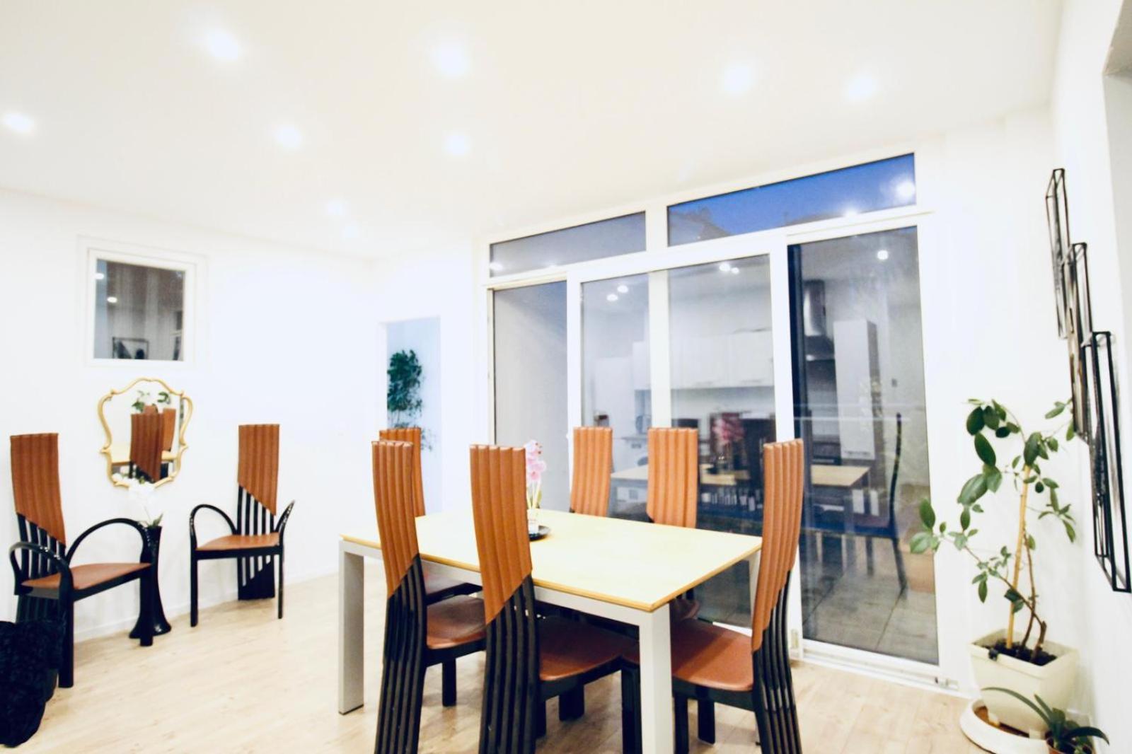 6 Min To Amusement Park - Economy Rooms In Shared Apartment Виена Екстериор снимка